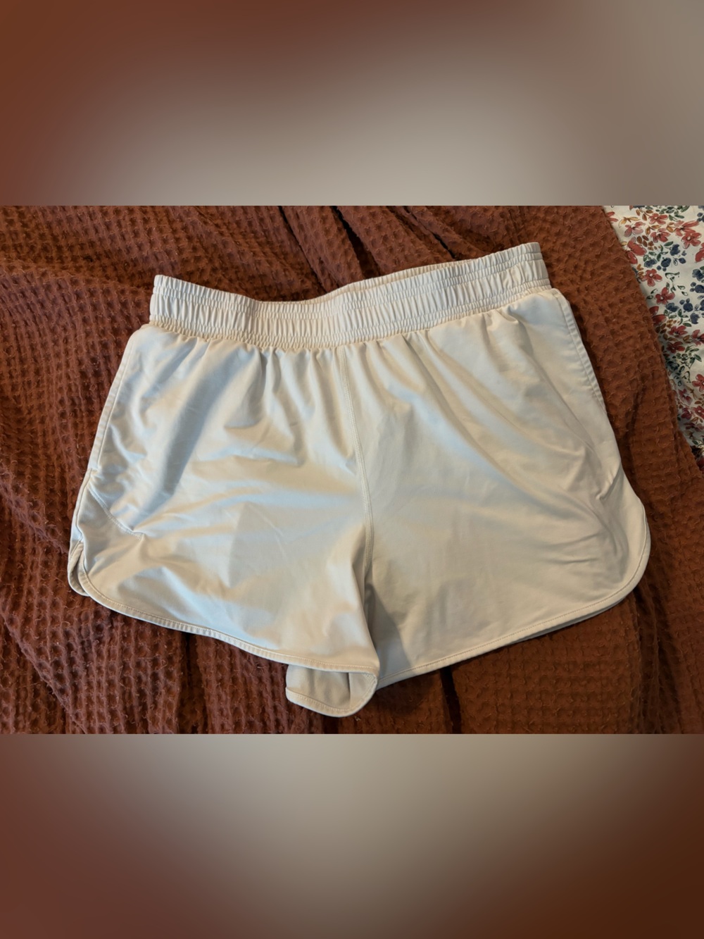 All in motion cream athletic shorts